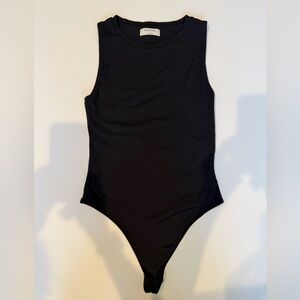 Aritizia Babaton Contour 90s Sleeveless Bodysuit Size S